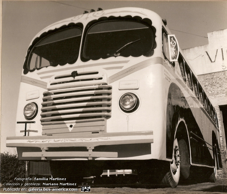 Mercedes-Benz OP 3500 - VigMar
[url=https://bus-america.com/galeria/displayimage.php?pid=67599]https://bus-america.com/galeria/displayimage.php?pid=67599[/url]
[url=https://bus-america.com/galeria/displayimage.php?pid=67600]https://bus-america.com/galeria/displayimage.php?pid=67600[/url]
[url=https://bus-america.com/galeria/displayimage.php?pid=67601]https://bus-america.com/galeria/displayimage.php?pid=67601[/url]

VigMar (Pdo.Alte.Brown), interno 6

Fotografía: familia Martínez
Colección y gentileza: Mariano Martínez
