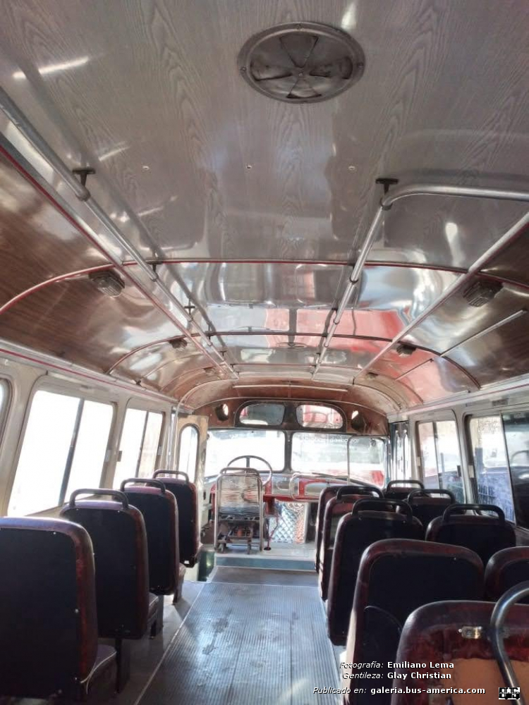 Mercedes-Benz LO 1114 - El Indio - Pedro de Mendoza [recreación M.López]
USF 750 - ex patente B.1577458
[url=https://bus-america.com/galeria/displayimage.php?pid=51524]https://bus-america.com/galeria/displayimage.php?pid=51524[/url]
[url=https://bus-america.com/galeria/displayimage.php?pid=51545]https://bus-america.com/galeria/displayimage.php?pid=51545[/url]
[url=https://bus-america.com/galeria/displayimage.php?pid=51546]https://bus-america.com/galeria/displayimage.php?pid=51546[/url]
[url=https://bus-america.com/galeria/displayimage.php?pid=51548]https://bus-america.com/galeria/displayimage.php?pid=51548[/url]

Línea 64 (Buenos Aires) [unidad de exposición]

Fotografía: Emiliano Lema
Gentileza: Glay Christian

Restaurado de la línea 64, de la etapa de Pedro de Mendoza
