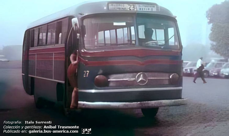 Mercedes-Benz O 321 (en Argentina) - J.M.Rosas
Línea 23 (Buenos Aires), interno 27


Fotografía: ¿Italo Sorrenti?
Colección y gentileza: Anibal Trasmonte
