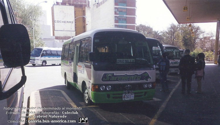 Toyota Coaster (en Argentina) - Sarmiento
CYU 257

Sarmiento (Prov. Córdoba), interno 28, patente provincial 2611

Fotógrafo: desconocido al momento
Extraído de bolsa de fotografías del Coleclub
Scaneo: Gabriel Maluende
Colección: www.bus-america.com
