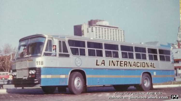 Magirus Deutz 210 EV - DIC Panorama Internacional reformado por DECAROLI - La Internacional
La Internacional, interno 118

Fotografía y gentileza: Raúl Vich

Este pareciera un DIC Panorama Internacional reformado por DE.CA.RO.LI. llama la atención su culata
