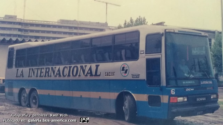 Scania K 112 - DIC LD 1014 G - La Internacional
¿C.1252777?
[url=https://bus-america.com/galeria/displayimage.php?pid=51151]https://bus-america.com/galeria/displayimage.php?pid=51151[/url]

La Internacional, interno 6

Fotografía y gentileza: Raúl Vich
