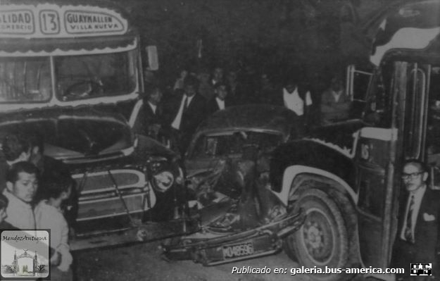 Dodge Kew - La Reina - Colectivos del Oeste
Línea 13 (Mendoza)

El colmo del Dauphine.

Justo te van a embocar dos omnibus de la misma empresa?.Foto Mendoza Antigua.com.
Palabras clave: f u r l a b u s