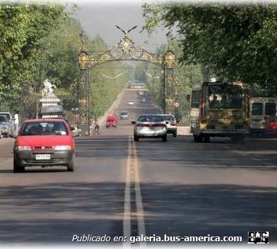 Per,si fue ayer
Avenida Emilio Civit ,con frente a los portones del parque San Martin.Foto Diariom Los Andes.
Palabras clave: f u r l a b u s