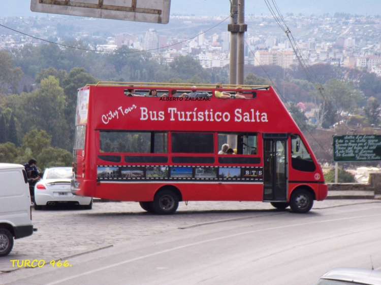 Mercedes-Benz LO 814 - Metalpar - Bus Turístico Salta
BUS TURISTICO SALTA.
UNO DE LOS 2 METALPAR ACONCAGUA MB LO 814, ESN ESTE CASO EL INTERNO 02 QUE, HACE EL CITY TOURS SALTEÑO. POR LA PATENTE DGE-894 CREO QUE ESTE COCHE ERA DE LA KON BUS DE CORDOBA Y DE AHI PASO A TUCUMAN.
Palabras clave: BTS.