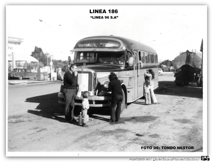 Mercedes-Benz LO 911 - Alcorta - Línea 96
B.221603
[url=https://bus-america.com/galeria/displayimage.php?pid=51998]https://bus-america.com/galeria/displayimage.php?pid=51998[/url]
[url=https://bus-america.com/galeria/displayimage.php?pid=52020]https://bus-america.com/galeria/displayimage.php?pid=52020[/url]

Líneas 186 & 18 (Buenos Aires), interno 41 [1970-197x]
Ex línea 296 (Prov. Buenos Aires), interno 41 [1969-1970]
Ex línea 96 (Prov. Buenos Aires), interno 41 [1967-1968]

DURANTE UN ABLANDE DE MOTOR ALLA POR 1972/ 1974 POR LAS PROVINCIAS DE SAN JUAN / MENDOZA .....
