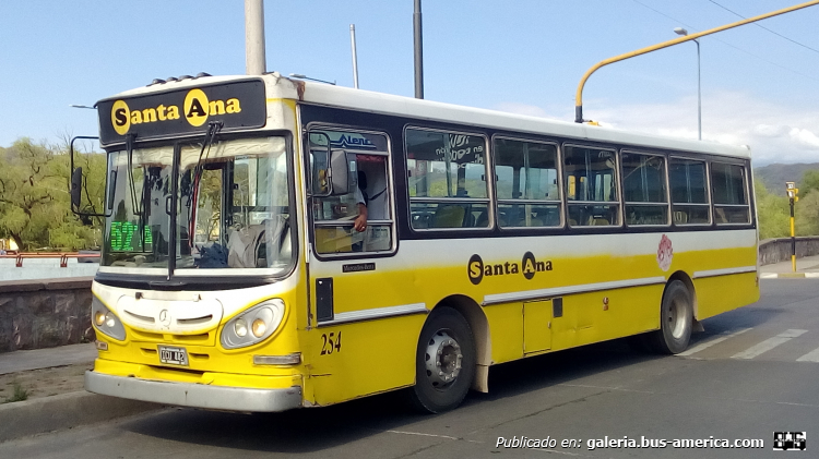 Mercedes-Benz OF 1418 - La Favorita - Santa Ana
ICU 442

Línea 52 (San Salvador de Jujuy), interno 254
