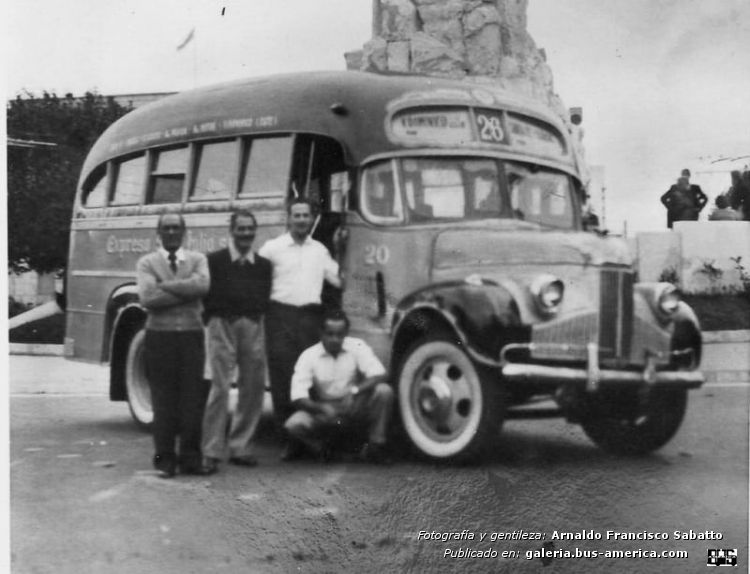 Studebaker M15 - FACA - Exp. 9 de Julio
[url=https://bus-america.com/galeria/displayimage.php?pid=53437]https://bus-america.com/galeria/displayimage.php?pid=53437[/url]

Línea 26 (Pdo. Avellaneda), interno 20

Fotógrafo: desconocido
Colección: Arnaldo F. Sabatto
