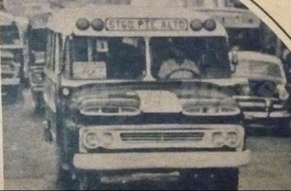 Chevrolet Apache 30 - Franklin IBF - Stgo. Pte. Alto
Fotógrafo: desconocido
Colección: A.R.

Puede conocer la historia de esta carrocera en: [url=https://www.bus-america.com/CHcarrocerias/Franklin/Franklin-histo.php]Historia de carrocerías Franklin[/url]
